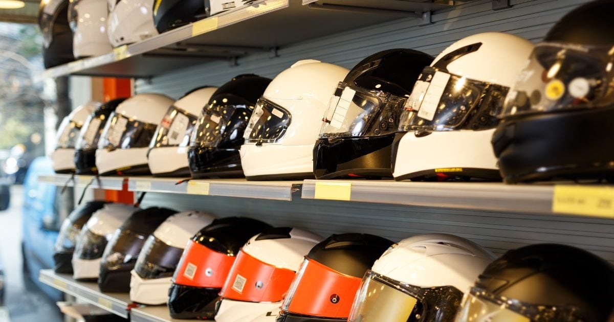 You are currently viewing क्‍या आपका हेलमेट बचा लेगा आपकी जान? कैसे करें असली नकली की पहचान? जानिए