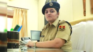 Read more about the article जयपुर में मेट्रो रेल कॉर्पोरेशन डीसीपी के पद पर तैनात IPS ऑफिसर पूजा अवाना को इस बात का पता नहीं था कि उनकी तस्वीरें और फेसबुक पोस्ट लोगों के बीच वायरल क्यों हो रहे हैं. success story of ips officer pooja awana which Motivates the youth and how goes viral on social
