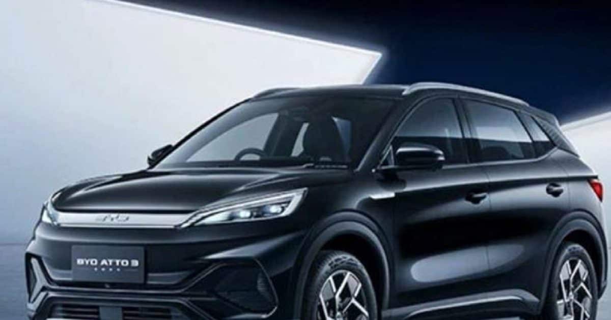 You are currently viewing BYD Atto 3 का किफायती बेस वेरिएंट हुआ भारत में लॉन्च, 468 किमी की है रेंज, दमदार हैं बाकी फीचर्स