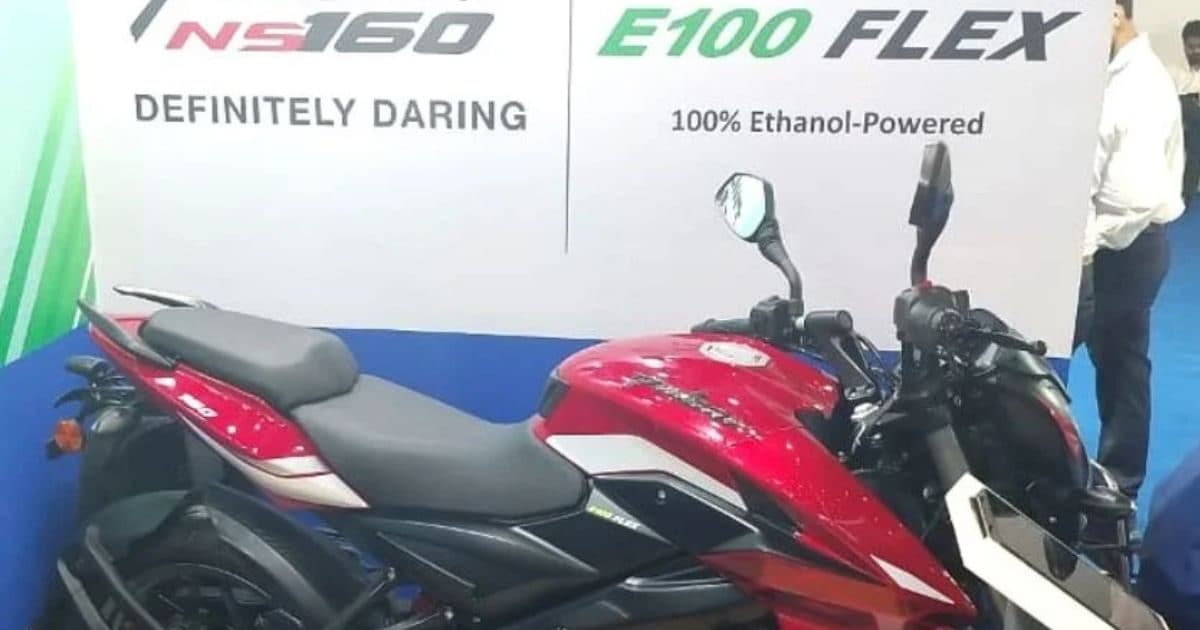 You are currently viewing पेट्रोल को कहिए गुडबाय, जल्द आ रही है फ्लेक्स-फ्यूल पर दौड़ने वाली पल्सर, जानिए क्या होगा खास