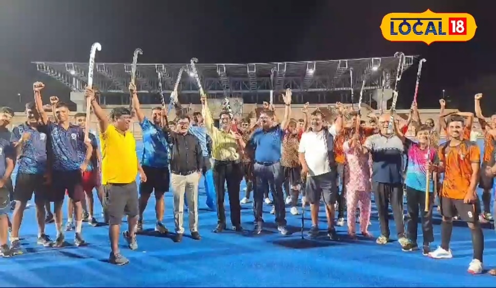 You are currently viewing Paris Olympics: हॉकी में भारत ने रचा इतिहास तो जश्न में डूबा ध्यानचंद का शहर