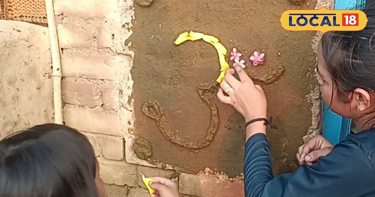 You are currently viewing यूपी का अनोखा गांव, जहां लड़कियां बड़े मजे से खेलती हैं गोबर से बनी आकृतियों का यह खेल – News18 हिंदी