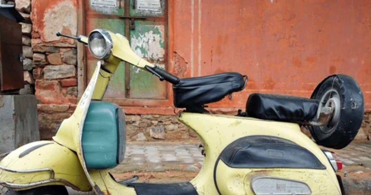 You are currently viewing अब स्कूटरों में क्यों नहीं मिलता स्टेपनी टायर? ये है बंद करने की वजह