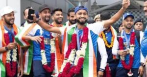 Read more about the article बेटे के ओलंपिक मेडल पर फैमिली को नहीं हो रहा यकीन, 5 साल की उम्र में पिता ने थमा दी थी हॉकी स्टिक