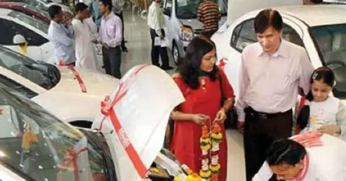 You are currently viewing दिवाली में खरीदें फेवरेट कार लेकिन न खाएं धोखा, जानिए कौन-सा वैरिएंट पैसा वसूल, इन 5 बातों का रखें ध्यान