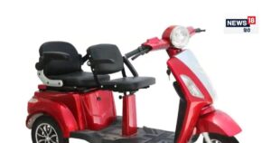 Read more about the article गजब का स्कूटर! न बैलेंस की चिंता, न सामान रखने का टेंशन, बच्चों से लेकर बूढ़ों तक सब हैं इसके फैन