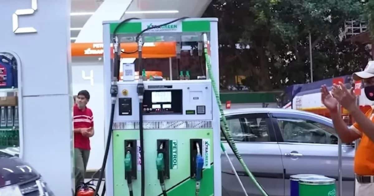 You are currently viewing पेट्रोल में 20% इथेनाॅल मिलाने से क्या होगा फायदा, कब तक कार्बन न्यूट्रल बनेगा भारत? जानिए सबकुछ