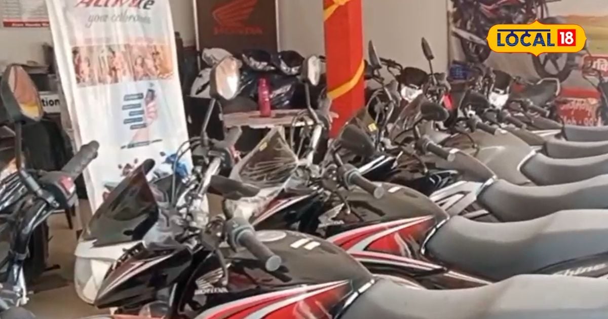 You are currently viewing Honda SP 125: इस नयी बाइक ने मचाया मार्केट में बवाल, कीमत भी नहीं ज्यादा, देखें VIDEO