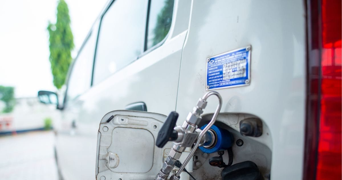 You are currently viewing कार में आफ्टर मार्केट लगवा रहे हैं सीएनजी किट? इन बातों का रखें ध्यान