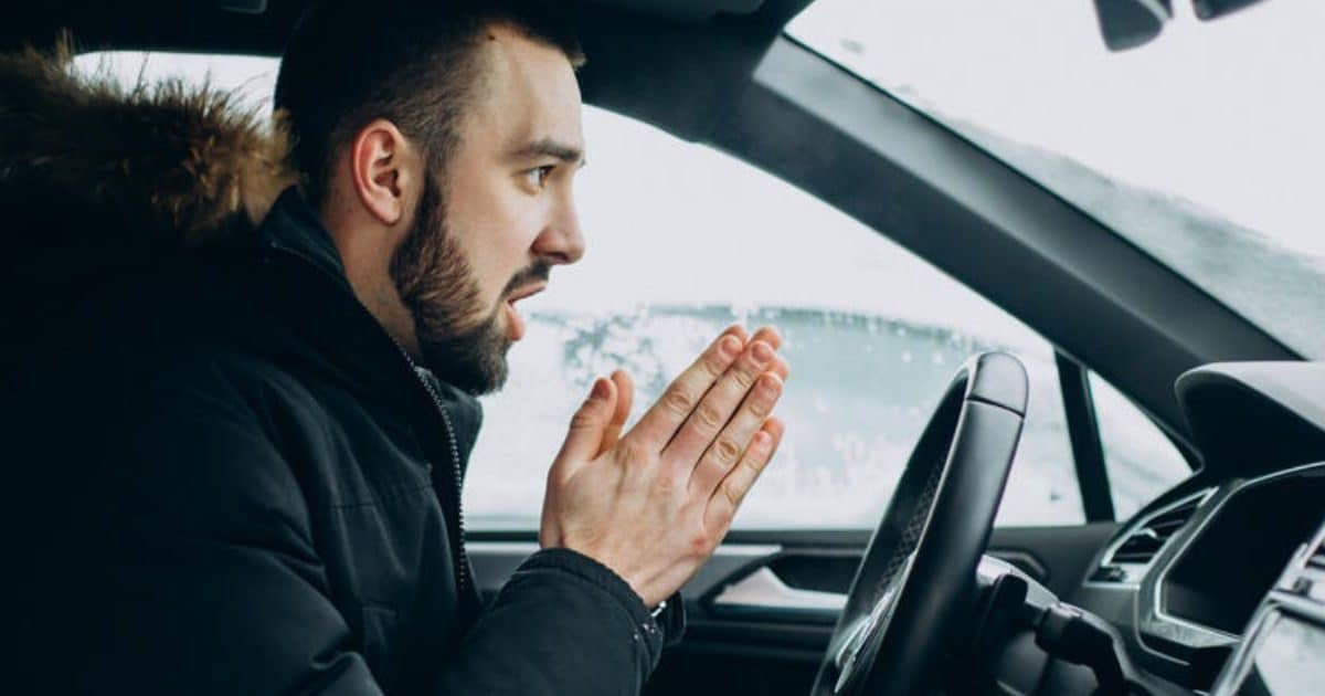 You are currently viewing सर्दियों में कार के अंदर चलाते हैं हीटर, जान लीजिए सही टेम्प्रेचर, नहीं खराब होगी तबियत