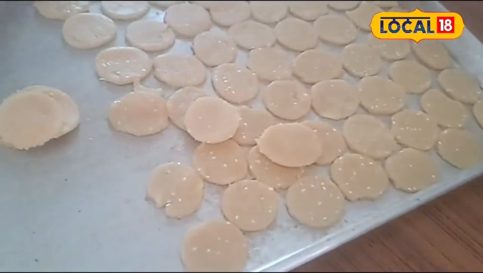 You are currently viewing Mushroom Biscuit: स्वाद और सेहत का अनमोल खजाना है मशरूम का ये बिस्किट, दूर करेगा खून की कमी