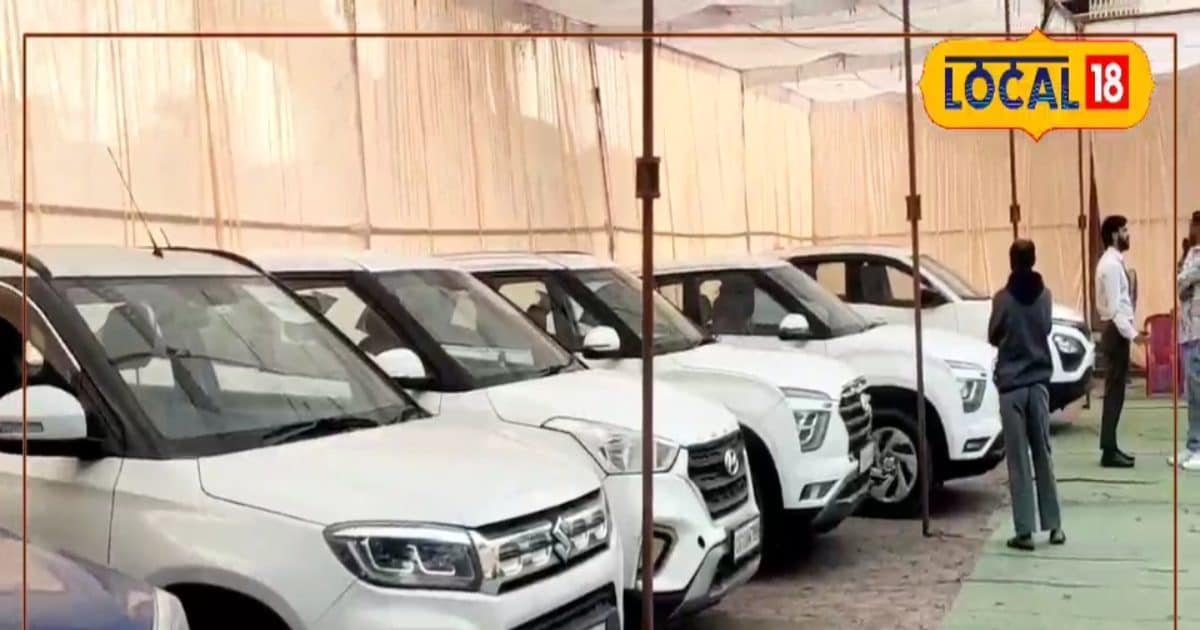 You are currently viewing क्या आप भी हैं कार के शौकिन? छत्तीसगढ़ में यहां लगी सेकंड हैंड फोर व्हीलर की सेल, एक से बढ़कर एक रेंज