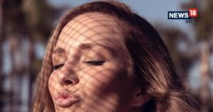 Read more about the article Photos: दर्शकों ने ट्रोल किया तो फ्लाइंग किस से दिया जवाब, नाम की तरह खूबसूरत हैं ROSE, अदाएं कातिल और नजर खिताब पर