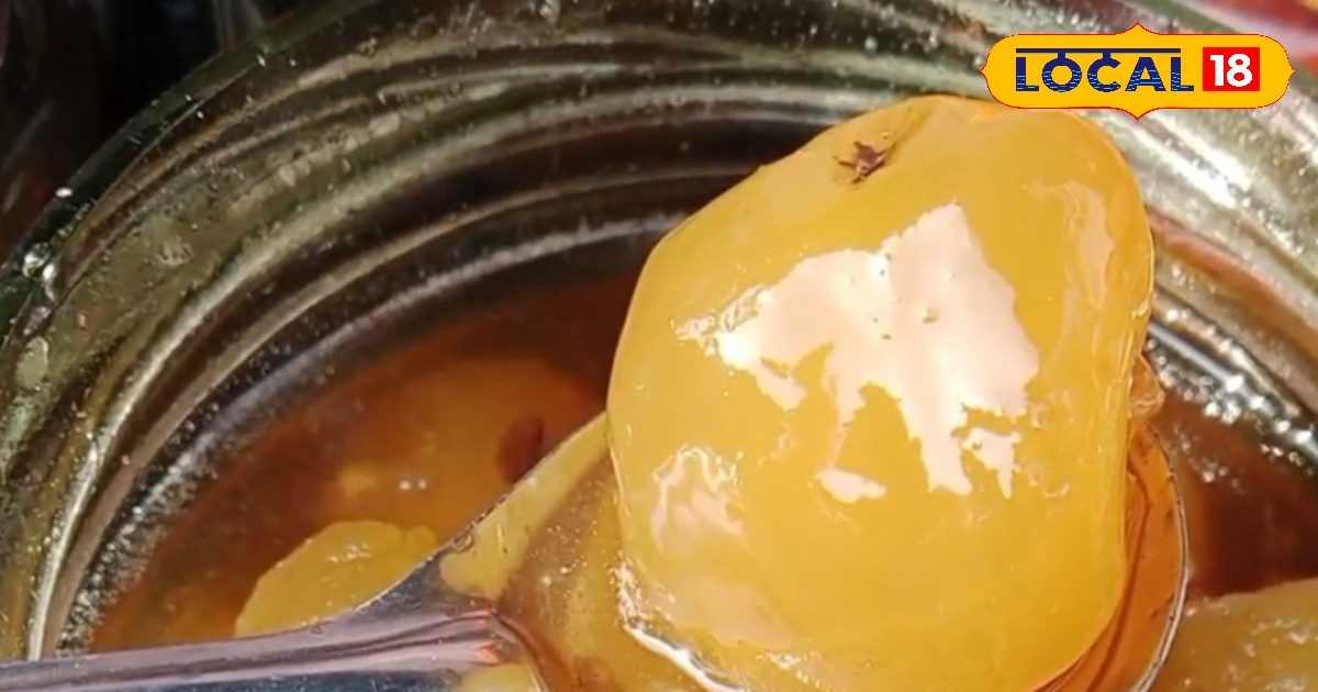 You are currently viewing लाजवाब स्वाद के साथ औषधीय गुणों से भी है भरपूर होता है सेब का मुरब्बा, अनिद्रा से लेकर बीपी जैसी कई बीमारियों में है फायदेमंद