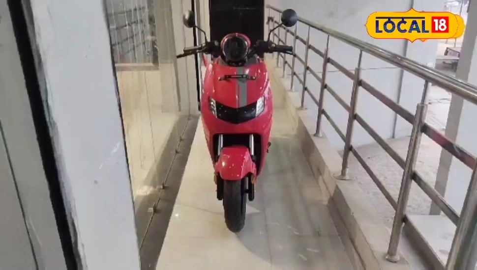 You are currently viewing Bounce Infinity Scooty Price: 3 घंटे चार्ज करने पर 110 KM दौड़ेगी ये स्कूटी…कीमत बहुत कम-फीचर्स धमाकेदार, दिखने में भी दमदार