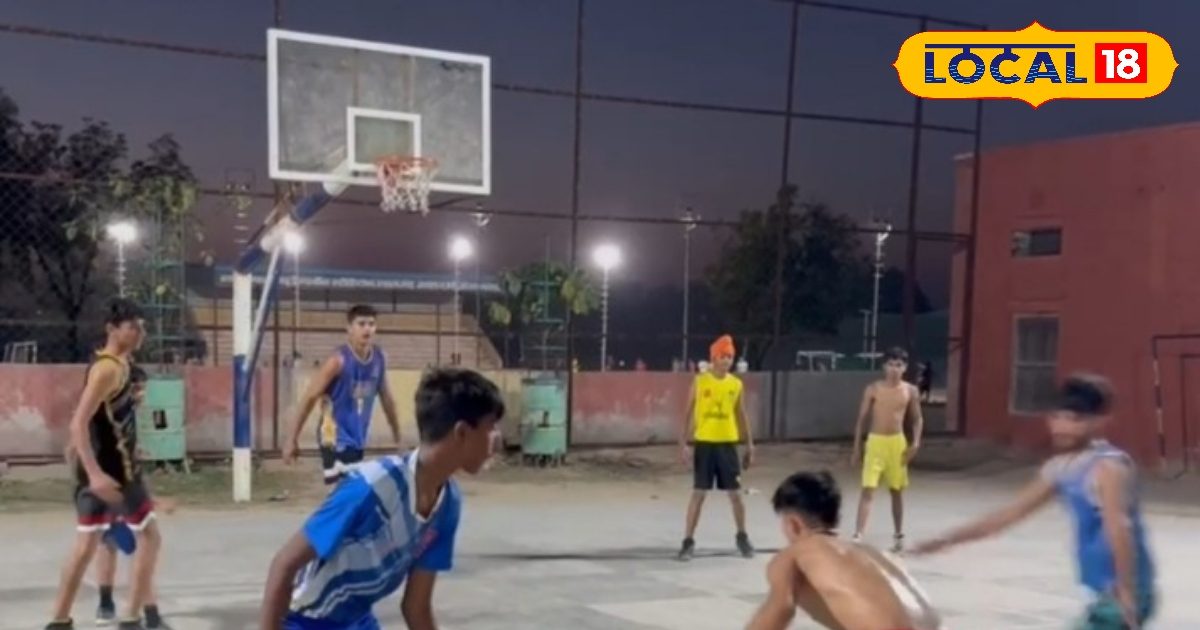 You are currently viewing CRPF jawan giving free basketball training for 12 years know details