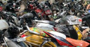Read more about the article एक साल बाद नहीं बिकेंगी पेट्रोल बाइक… तो पुरानी मोटरसाइकिल का क्या होगा? कितने में और कहां होगी स्क्रैप?