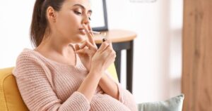 Read more about the article प्रेग्‍नेंसी में स्‍मोकिंग से ज्‍यादा नुकसान बेटे को या बेटी को? साइंट‍िस्‍ट ने ढूंढ ल‍िया जवाब, जानकर आप भी होंगे हैरान