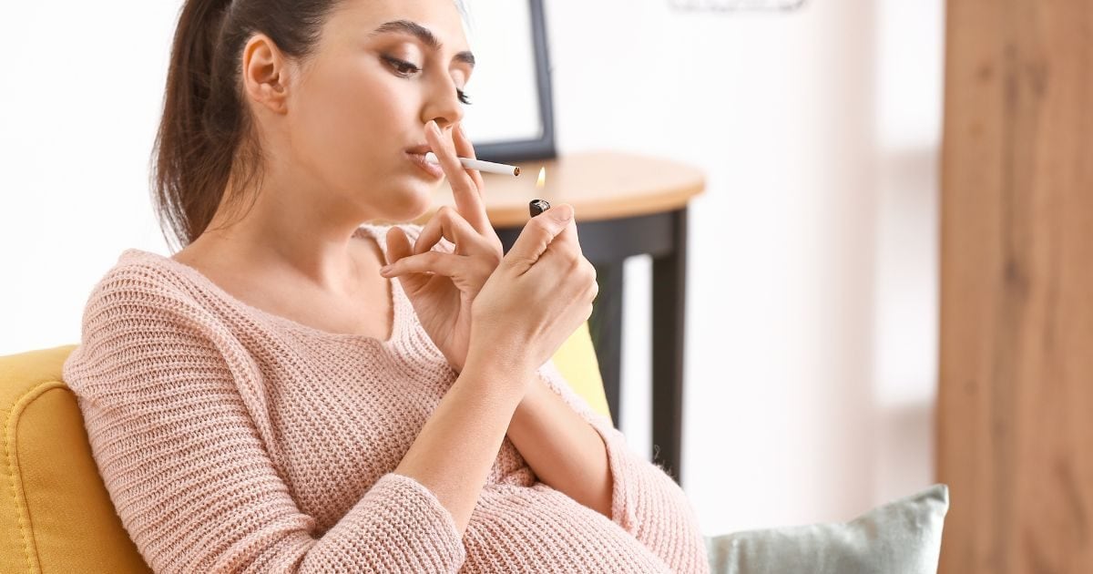 You are currently viewing प्रेग्‍नेंसी में स्‍मोकिंग से ज्‍यादा नुकसान बेटे को या बेटी को? साइंट‍िस्‍ट ने ढूंढ ल‍िया जवाब, जानकर आप भी होंगे हैरान