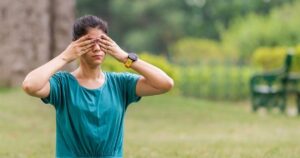 Read more about the article सुबह-सुबह भ्रामरी आसन से करें दिन की शुरुआत, मन शांत करने से लेकर तनाव भी रखता है दूर, जानें अभ्‍यास का तरीका