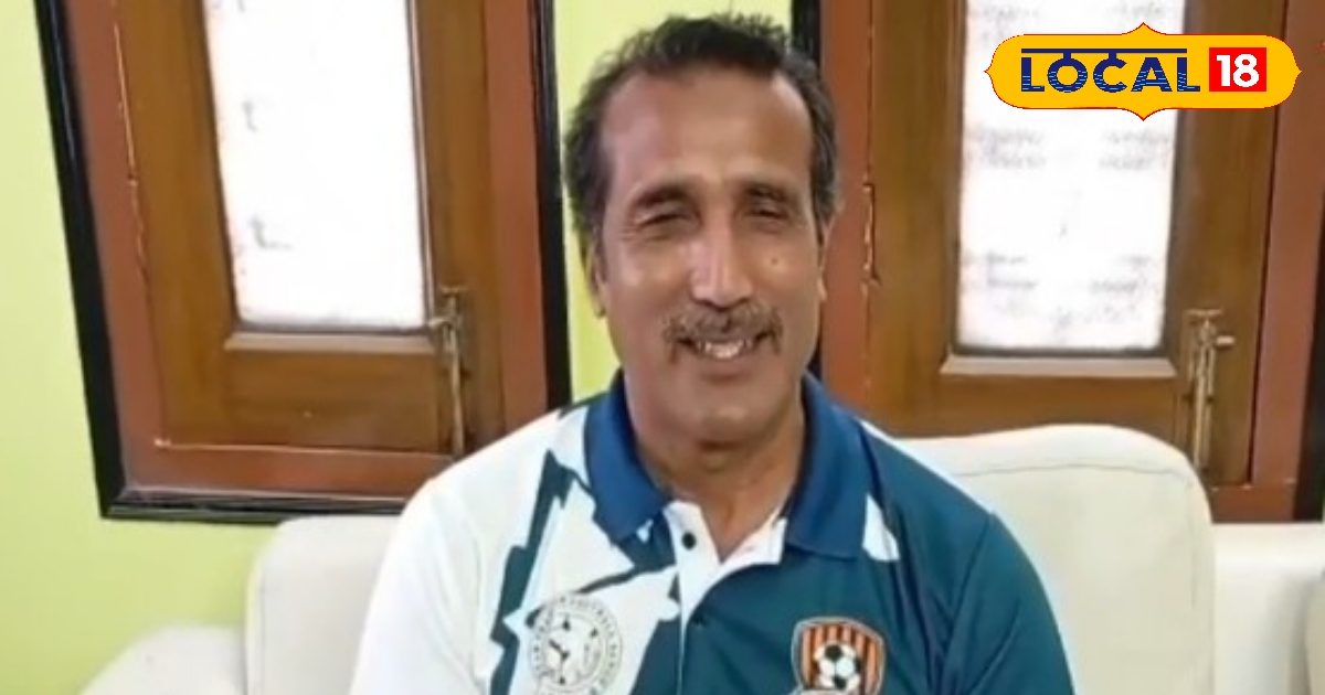 You are currently viewing मुरादाबाद: नासिर कमाल ने फुटबॉल से बच्चों को आत्मनिर्भर बनाया