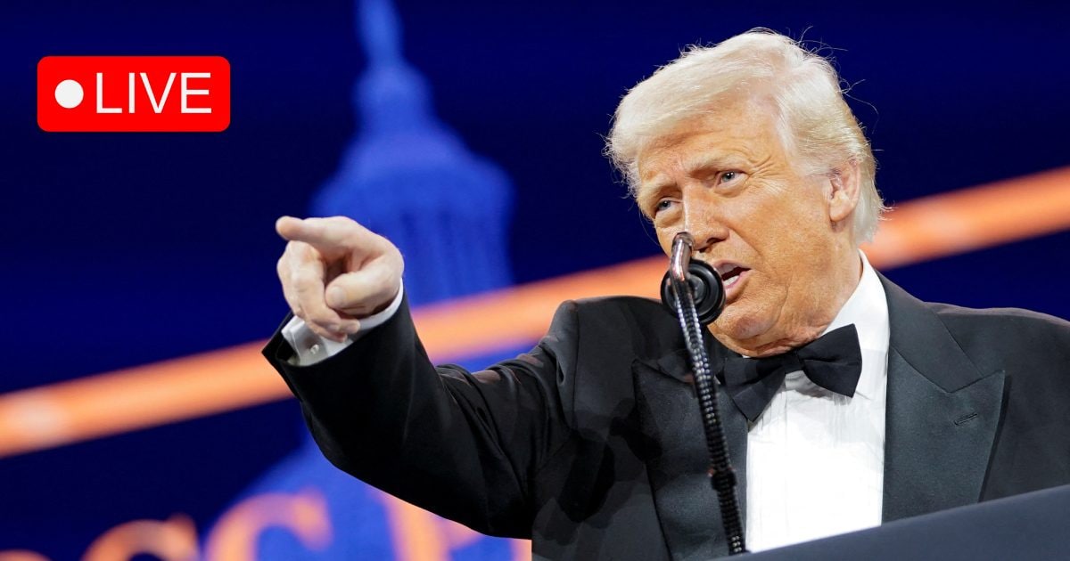 You are currently viewing Trump Tariff War News Live Updates Today In Hindi | US China Tariff News | ट्रंप टैरिफ लेटेस्ट अपडेट | चीन अमेरिका टैरिफ युद्ध