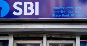 Read more about the article SBI FD Interest Rates: एसबीआई ने फिर घटाईं एफडी की ब्याज दरें, 16 मई से किस टेन्योर पर कितना मिलेगा ब्याज