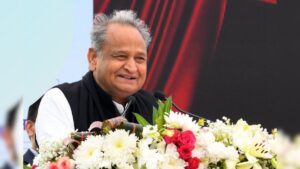 Read more about the article CM गहलोत ने दिया बड़ा तोहफा, अभ्यर्थियों मिलेगी को आयु सीमा में एक वर्ष की छूटNaN