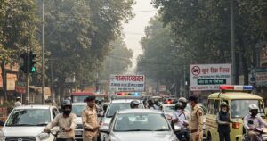 Read more about the article सावधान दिल्लीवालों! 1 नवंबर से पेट्रोल वाली गाड़ियां हो जाएंगी बंद, न मिलेगा तेल न होगी एंट्री : delhi bans old petrol car vehicles from first november 2025 beware delhiites traffic police entry news