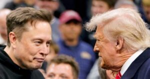 Read more about the article Donald Trump VS Musk: पागलपन वाला है बिल… डोनाल्ड ट्रंप पर बरसे एलन मस्क, क्यों बोले अमेरिका हो जाएगा गुलाम?