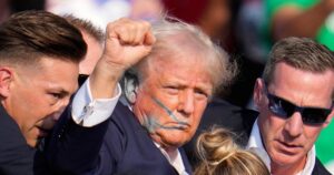 Read more about the article एक साल पहले डोनाल्ड ट्रंप पर चली थी गोली, अमेरिका में हुई अब ऐसी कार्रवाई कि हिल गया सीक्रेट सर्विस