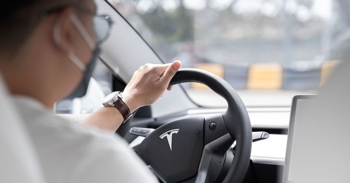 You are currently viewing मुंबई में टेस्ला का पहला एक्सपीरियंस सेंटर 15 जुलाई को खुलेगा – Tesla experience center Mumbai electric cars Tesla test drive Jio World Drive