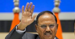 Read more about the article Ajit Doval Russia Visit: टैरिफ पर तकरार, ट्रंप का दूत भी प्लेन में सवार, तभी अजित डोभाल क्यों पहुंचे दोस्त के द्वार? जानिए अंदर की बात