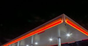 Read more about the article Business Idea: पेट्रोल पंप खोलकर करें अंधाधुंध कमाई! लाइसेंस के लिए कैसे और कहां करें अप्लाई? जानें कितना होगा खर्च