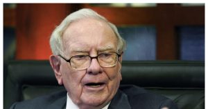 Read more about the article Warren Buffett’s warning for India EMI generation tips for students and young age investors – वॉरेन बफेट ने दी भारत की EMI पीढ़ी को चेतावनी, सैलरी बचाएं; वरना ढह जाएगा अमीर बनने का सपना