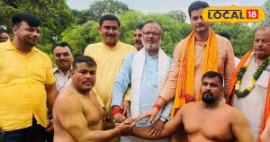 Read more about the article 35 रुपए के खातिर मैदान में उतरा, आज पाकिस्तान के पहलवान को दे दी मात, जज्बे से भरी है इस युवा की कहानी, world champion by defeating Pakistani wrestler Kazakhstan Dangal winning bronze medal