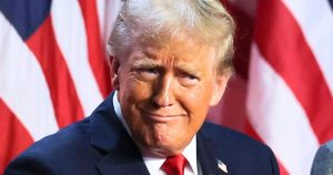 Read more about the article Trump crisis profit model:पाकिस्तान से यूक्रेन तक, ट्रंप का ‘क्राइसिस से कमाई’ मॉडल, अब पुतिन के खजाने पर नजर