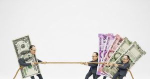 Read more about the article Explainer: इस बार डॉलर के मुकाबले रुपए की गिरावट अलग और वास्तविक क्यों है